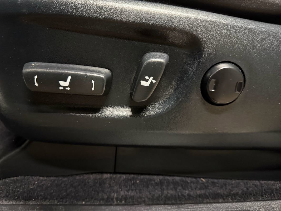 Used 2018 Lexus GX 460 Premium w/ Premium Package image 16