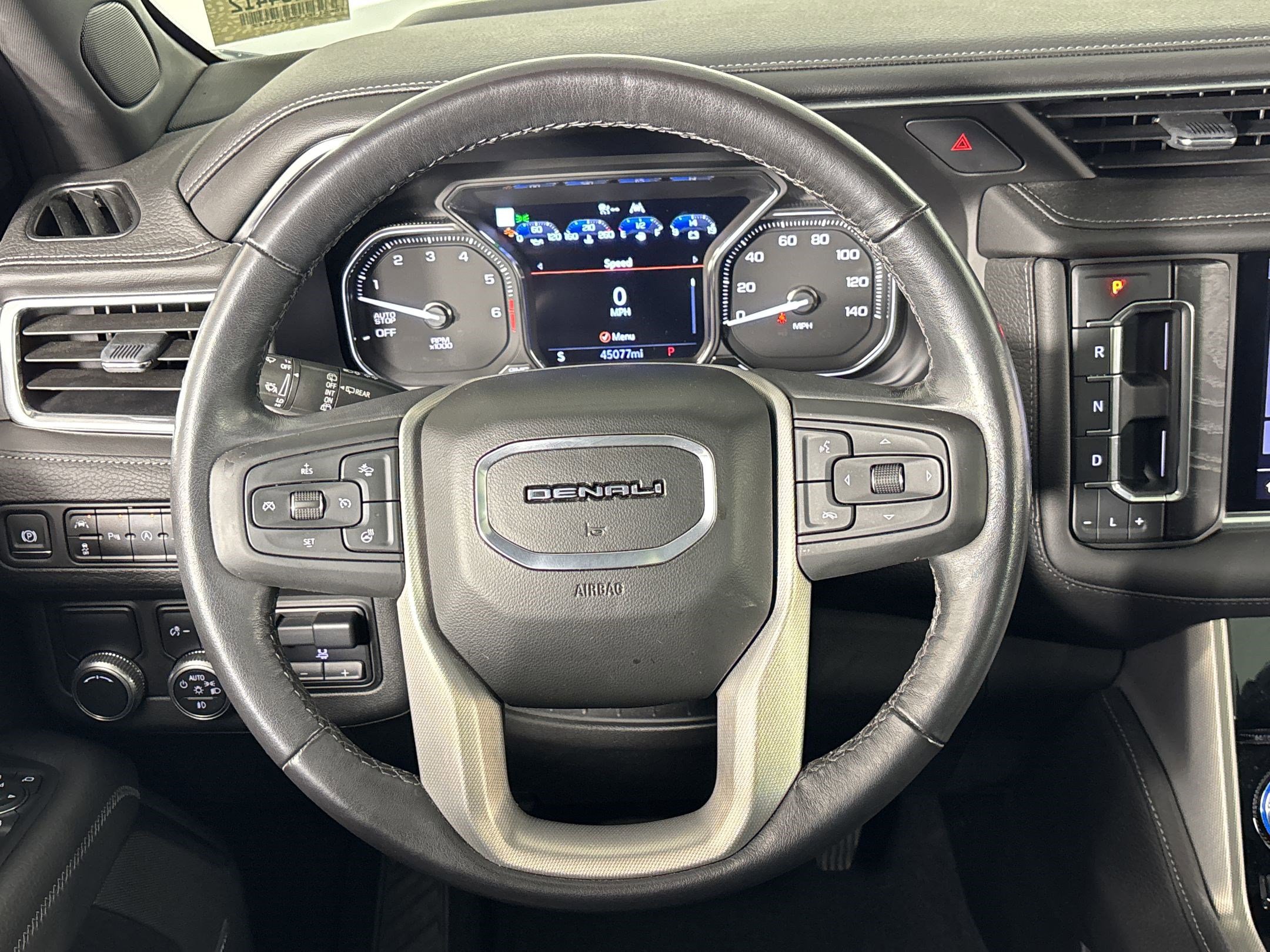 Used 2021 GMC Yukon XL Denali w/ Denali Premium Package RWD image 15