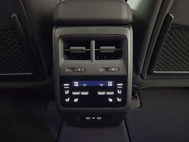 Certified 2025 Porsche Macan Electric image 26