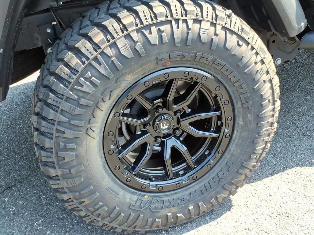 Used 2025 Jeep Gladiator Sport AWD/4WD image 7