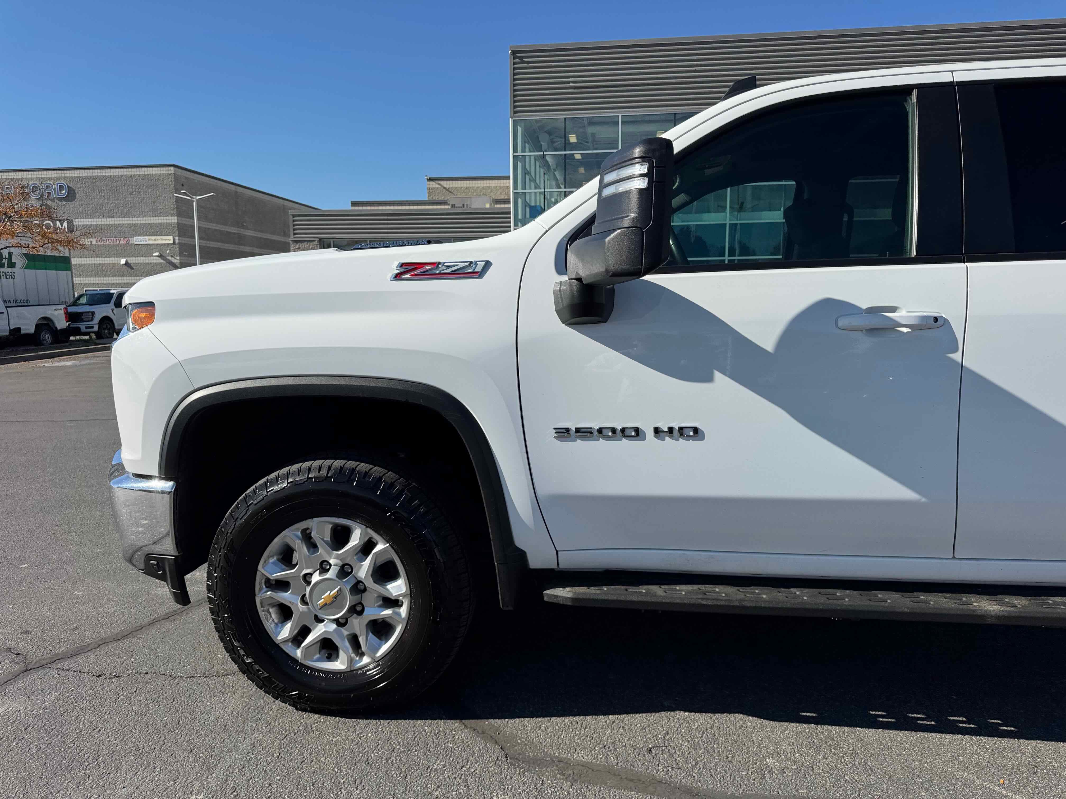 Used 2023 Chevrolet Silverado 3500 LT w/ Gooseneck/5TH Wheel Package image 2