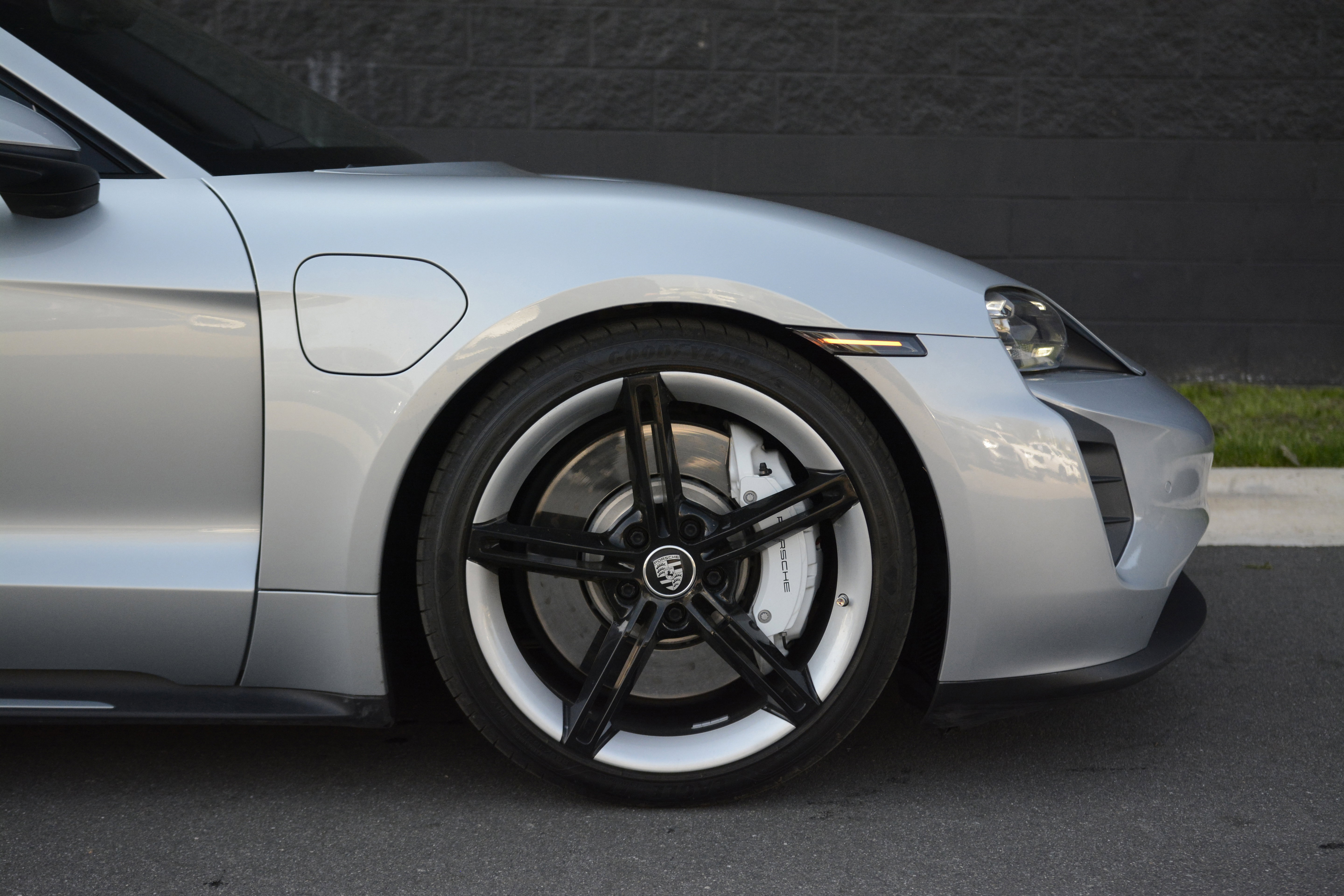 Certified 2022 Porsche Taycan 4S image 11