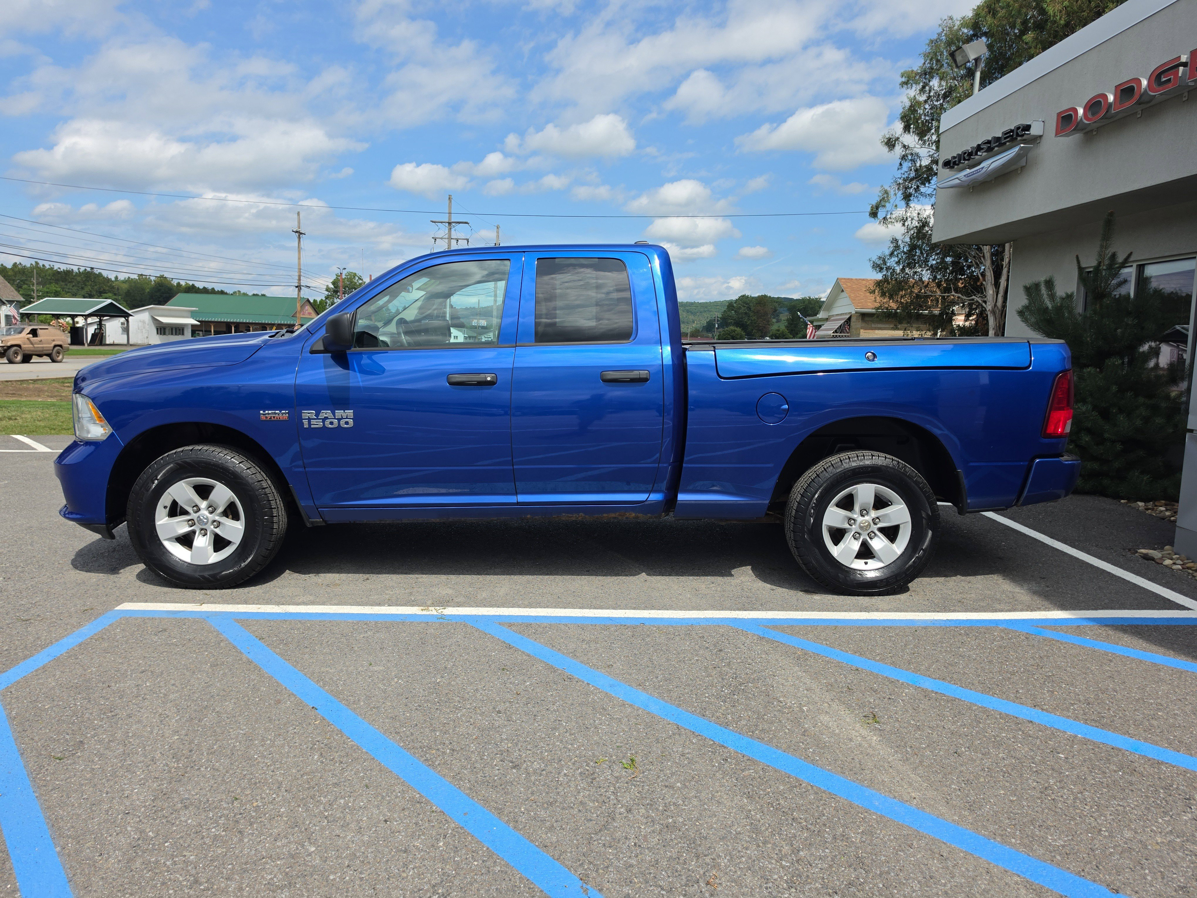 Used 2016 RAM 1500 Express AWD/4WD image 6