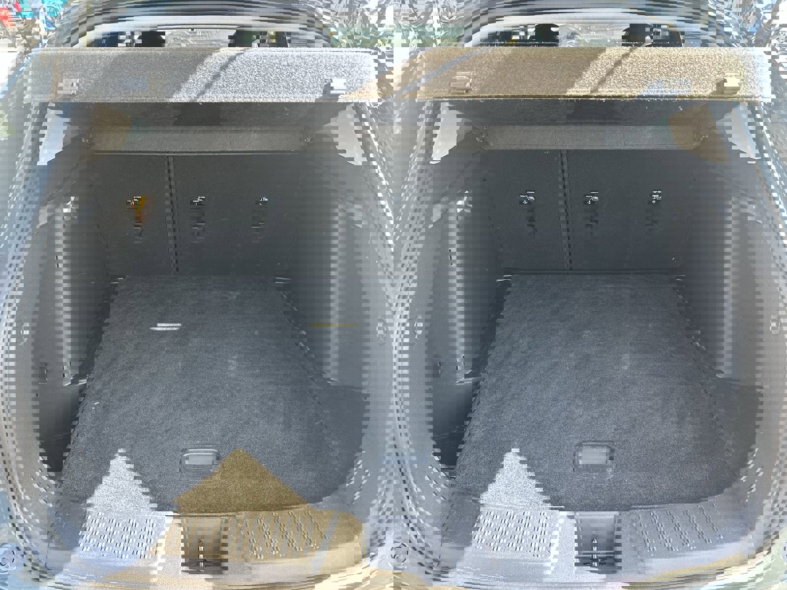 Used 2025 Chevrolet Trax LT image 32