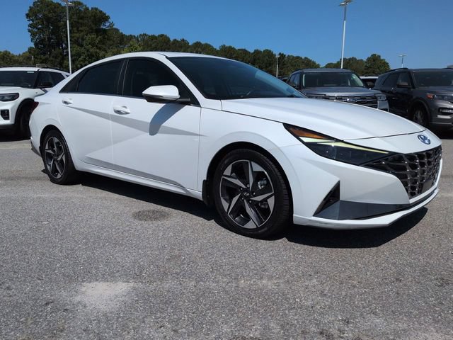 Used 2022 Hyundai Elantra Limited w/ Preferred Accessory Package FWD video 2