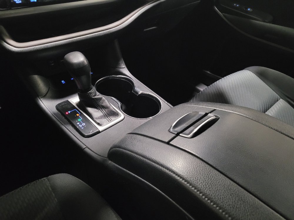 Used 2019 Toyota Highlander LE AWD/4WD image 26