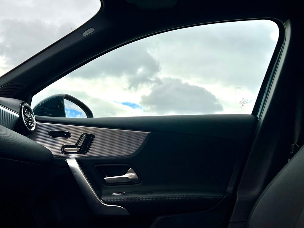 Certified 2022 Mercedes-Benz A 220 4MATIC image 18