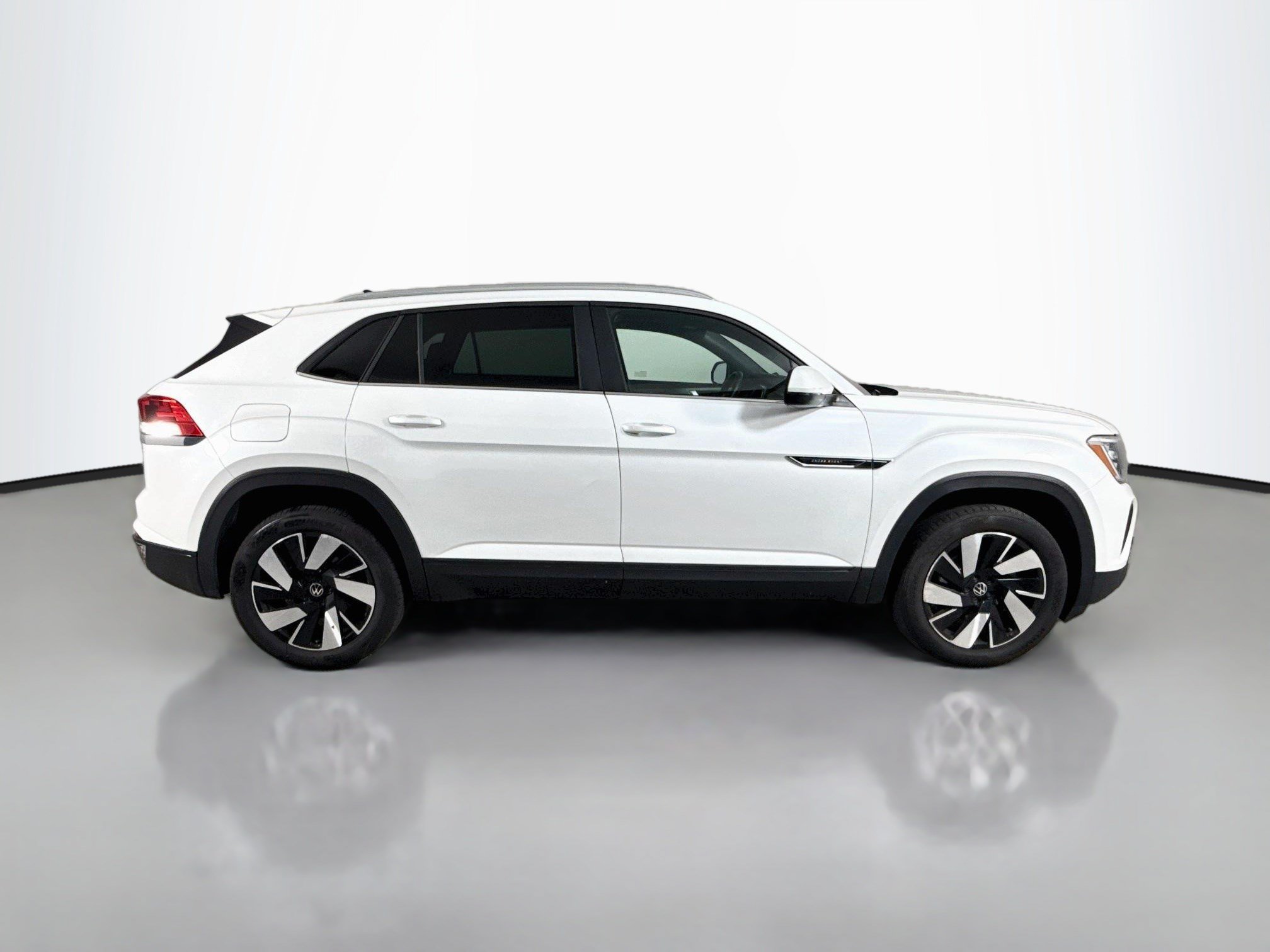 Used 2026 Volkswagen Atlas Cross Sport SE FWD image 11