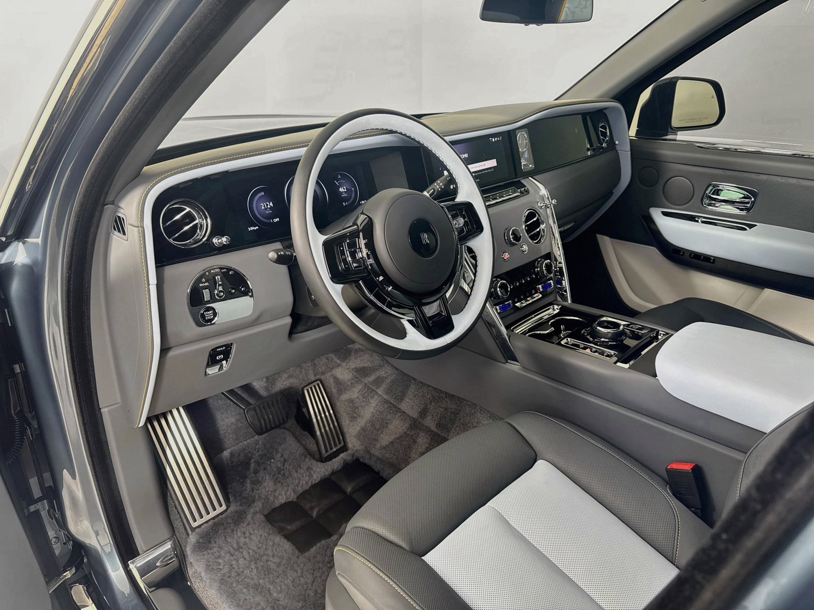 Certified 2026 Rolls-Royce Cullinan AWD/4WD image 11