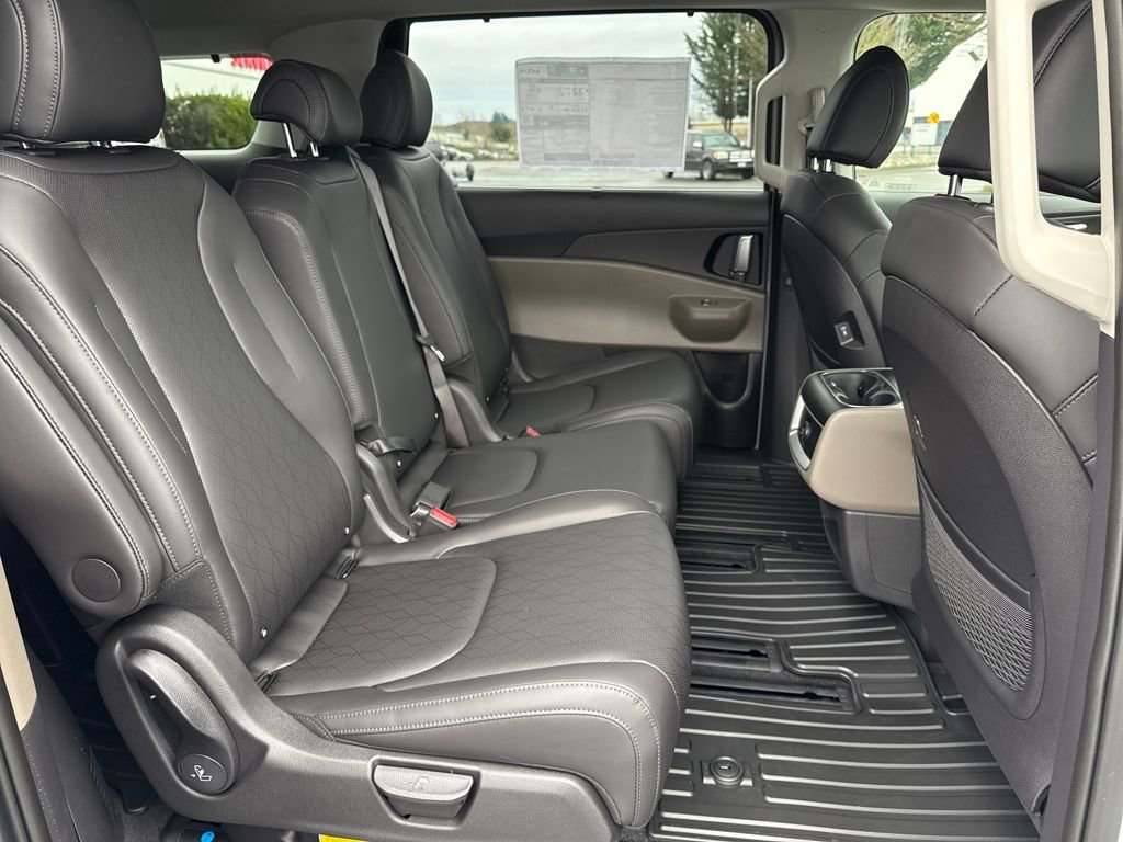 New 2026 Kia Carnival EX image 12