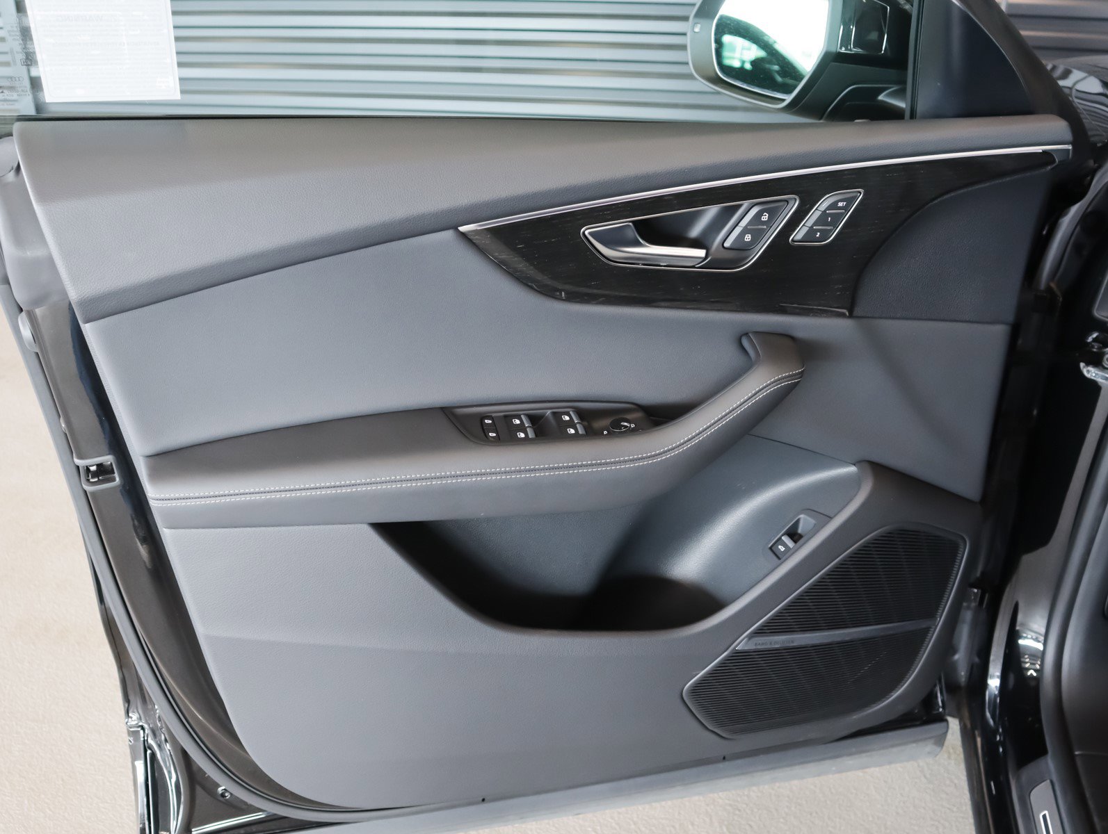 Used 2023 Audi Q8 Premium Plus w/ Premium Plus Package image 26