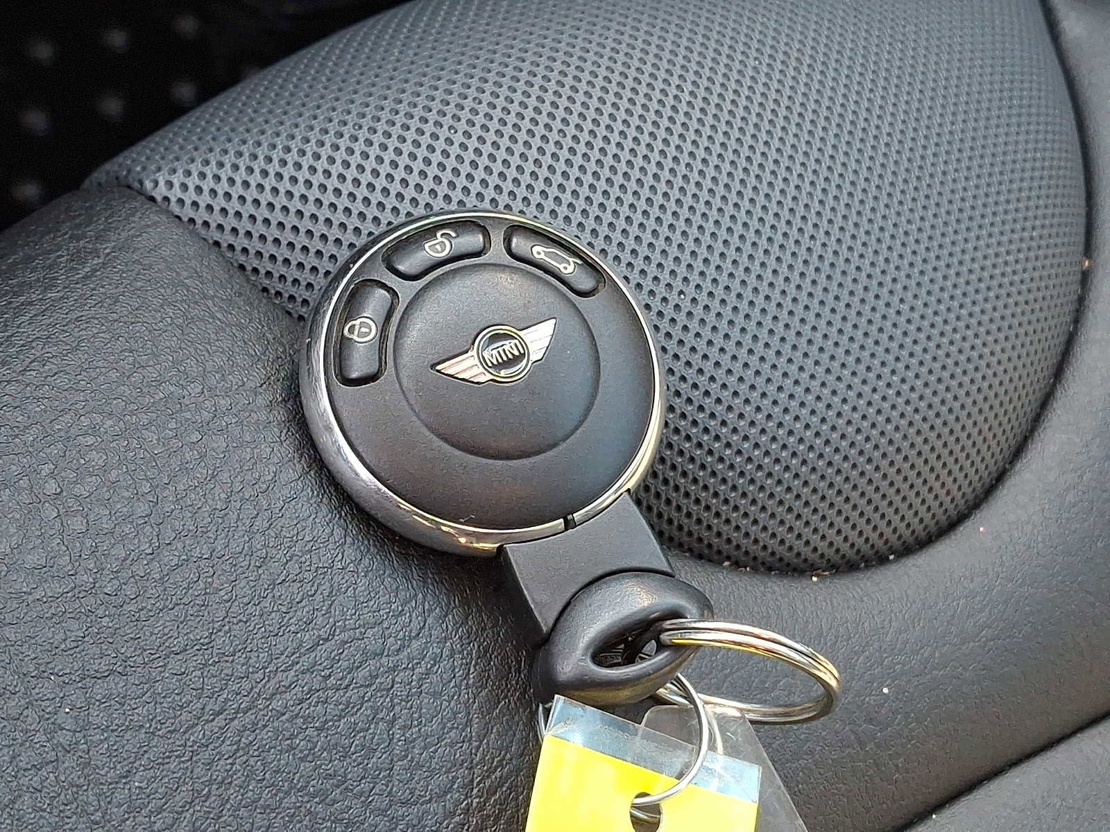 Used 2010 MINI Cooper S image 24