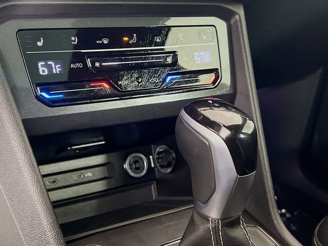 Used 2024 Volkswagen Tiguan SEL R-Line image 17