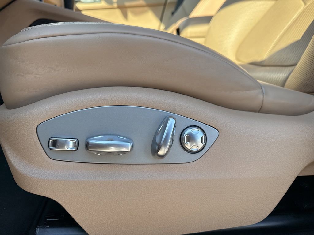 Used 2024 Porsche Macan GTS image 30