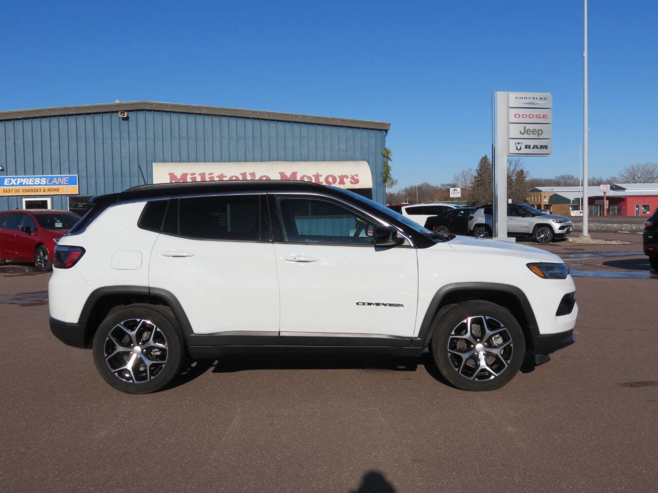 Used 2024 Jeep Compass Limited w/ Sun and Sound Group image 1