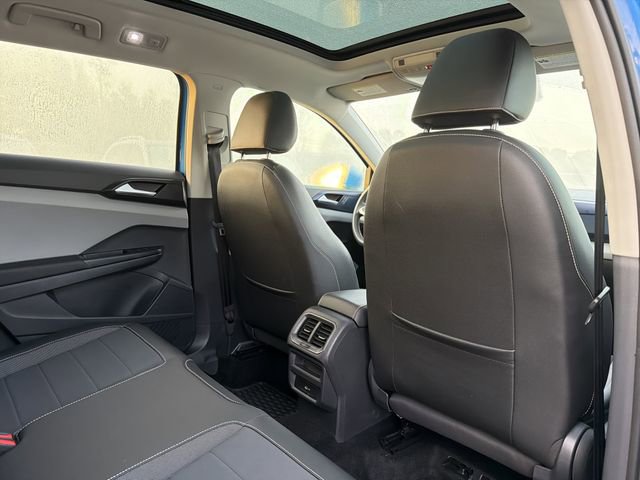 Used 2023 Volkswagen Taos SE image 16