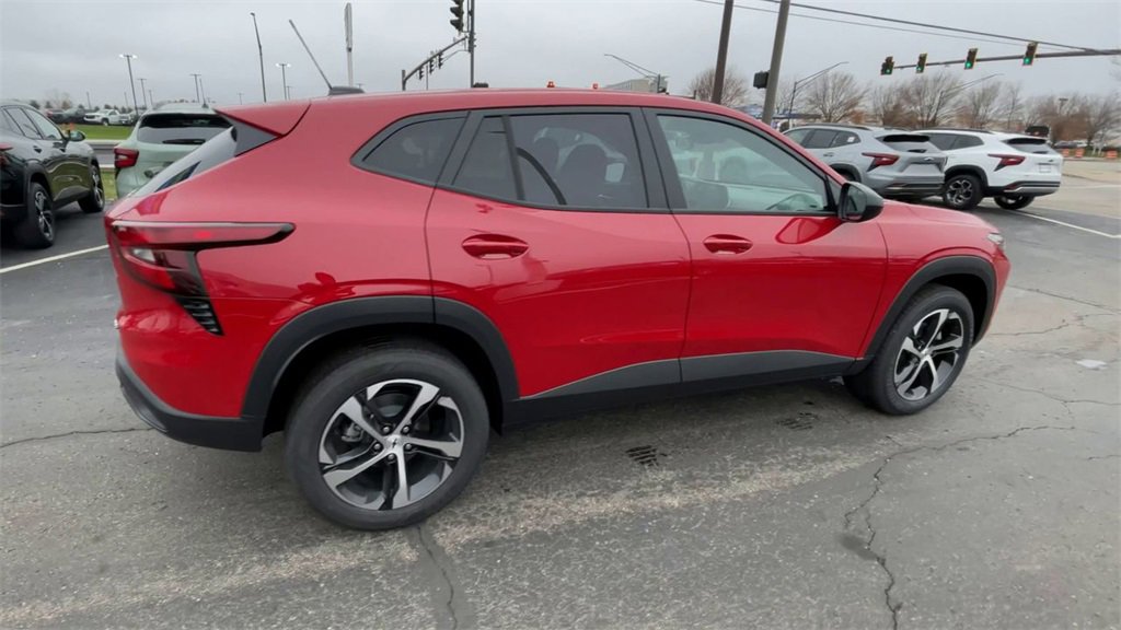 New 2026 Chevrolet Trax RS image 2