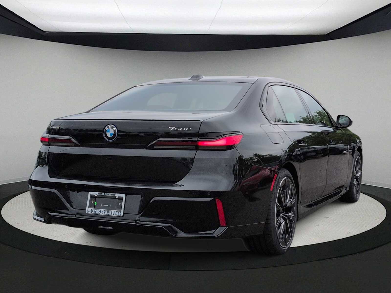 New 2026 BMW 750e xDrive w/ Executive Package AWD/4WD image 8