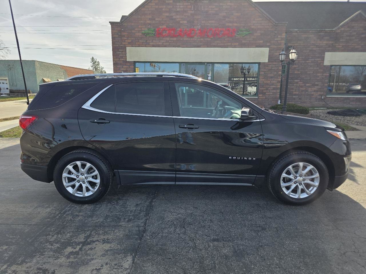 Used 2018 Chevrolet Equinox LT w/ Sun & Infotainment Package image 5