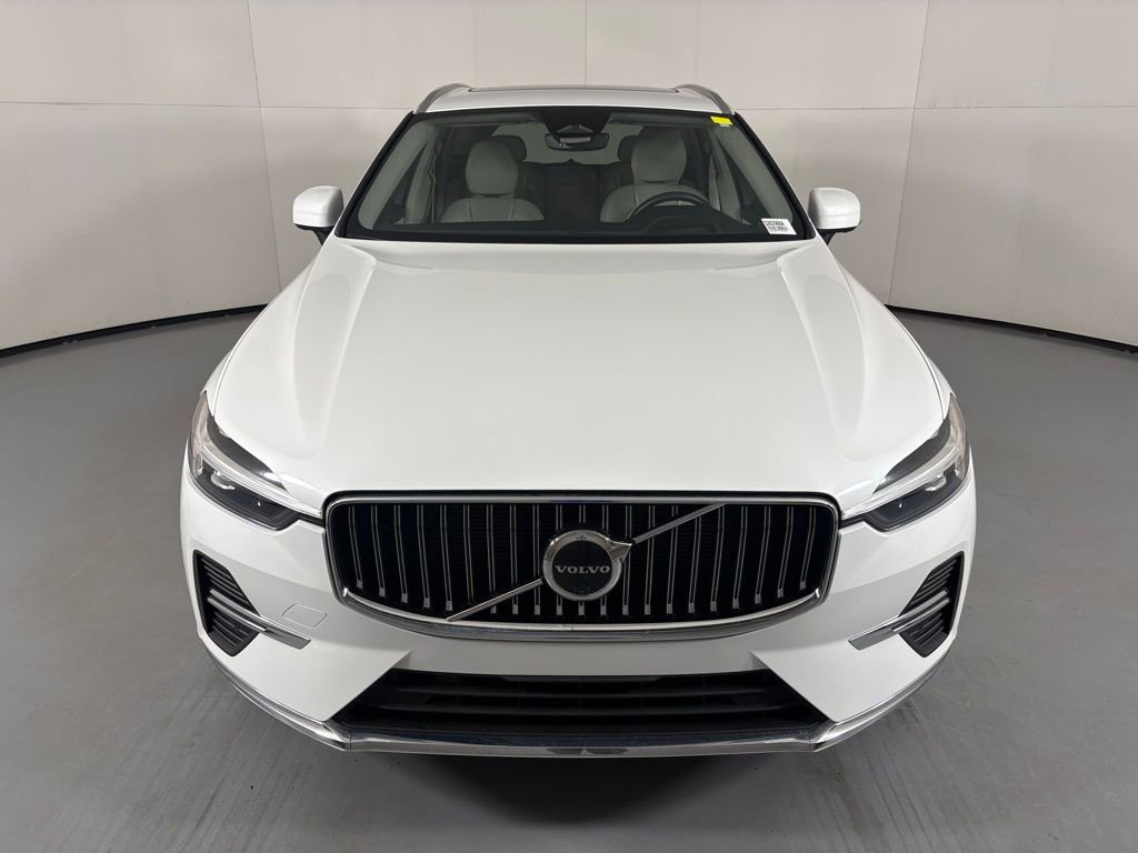 Used 2023 Volvo XC60 B5 Ultimate w/ Protection Package image 3