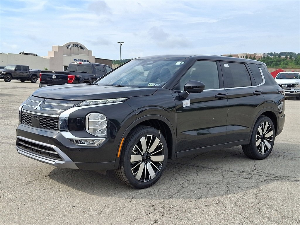 New 2025 Mitsubishi Outlander SE image 2