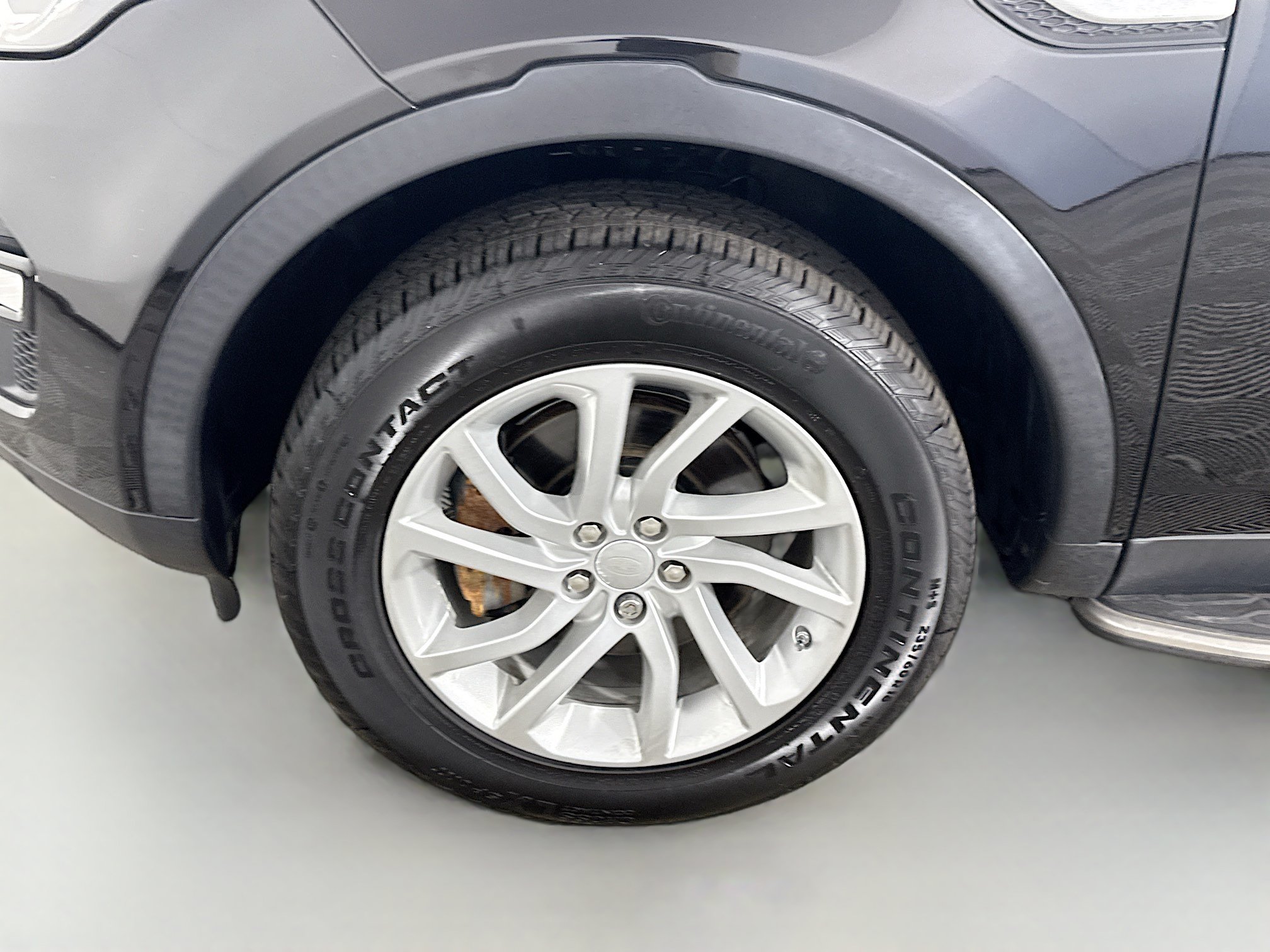 Used 2016 Land Rover Discovery Sport HSE AWD/4WD image 38