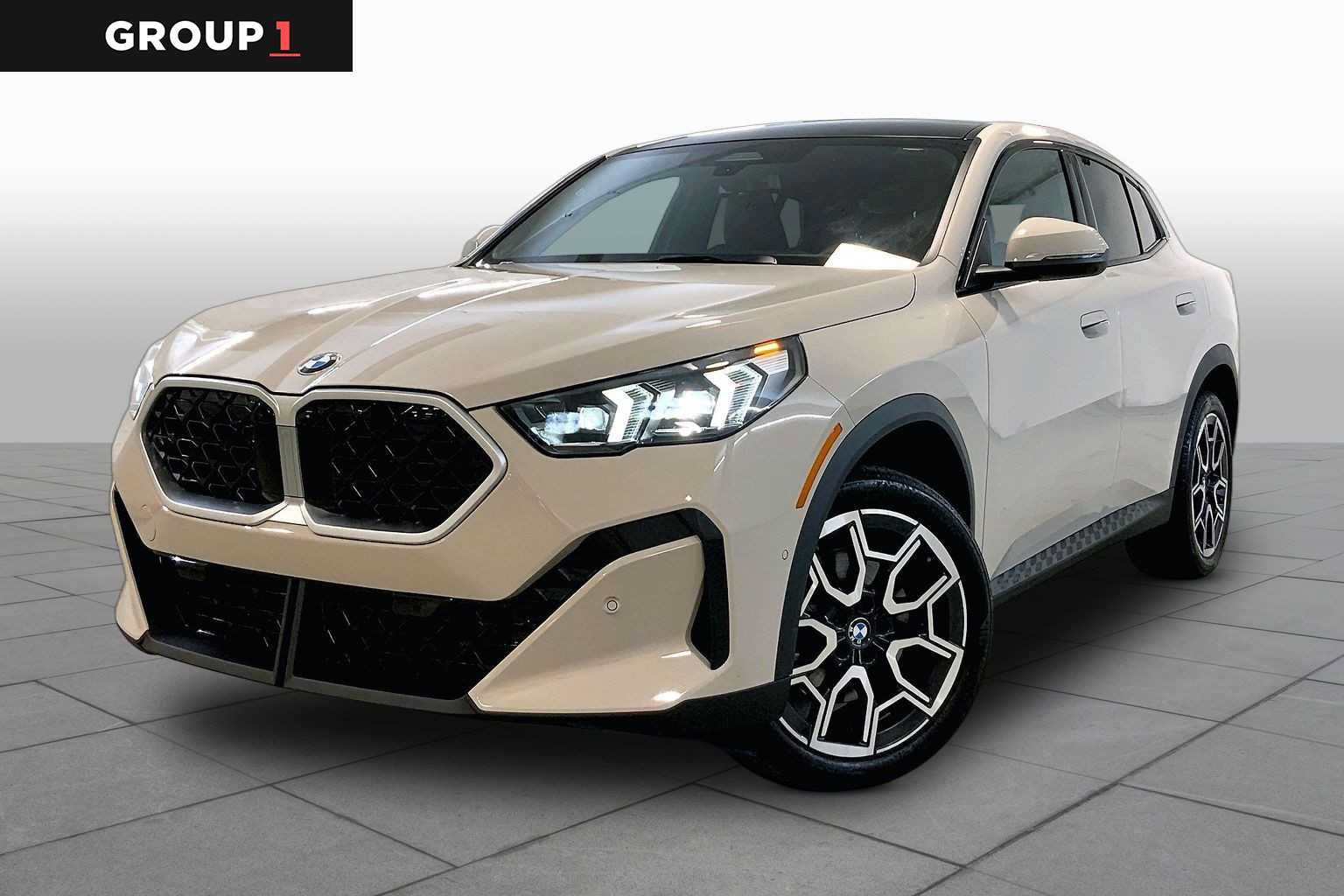 Used 2026 BMW X2 xDrive28i AWD/4WD image 1