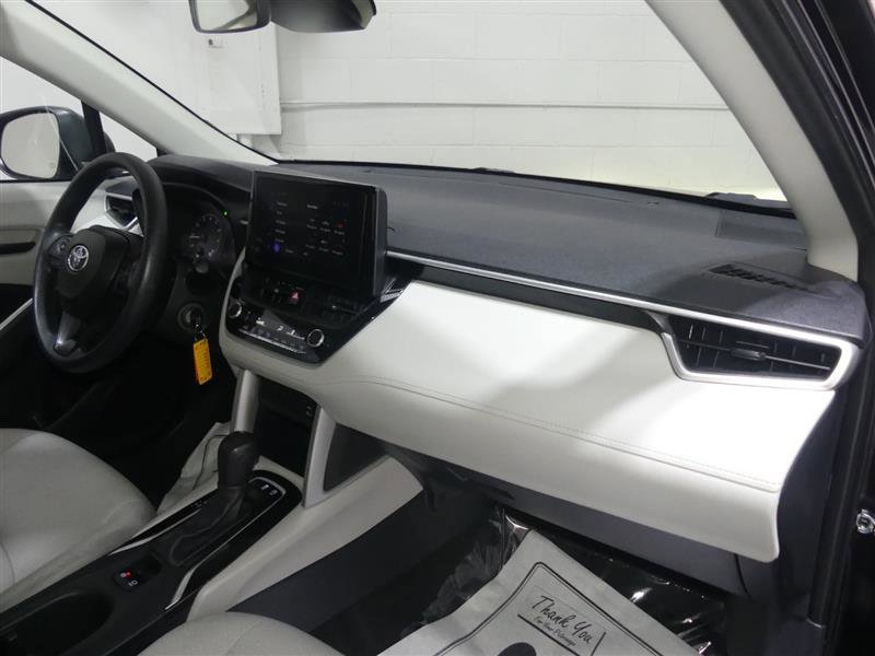 Used 2023 Toyota Corolla Cross L AWD/4WD image 23