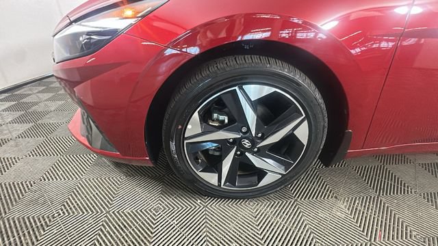 Certified 2023 Hyundai Elantra Limited FWD image 9