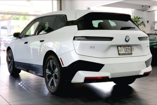 Certified 2024 BMW iX xDrive50 w/ Premium Package AWD/4WD image 5