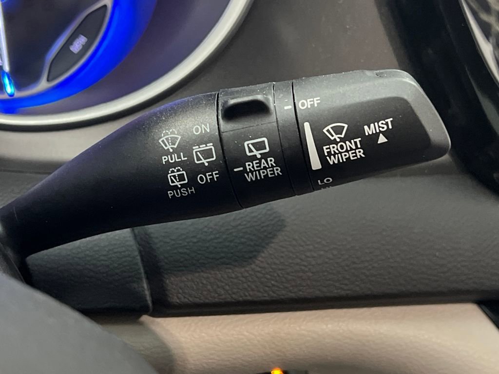 Used 2024 Chrysler Pacifica Touring-L image 57