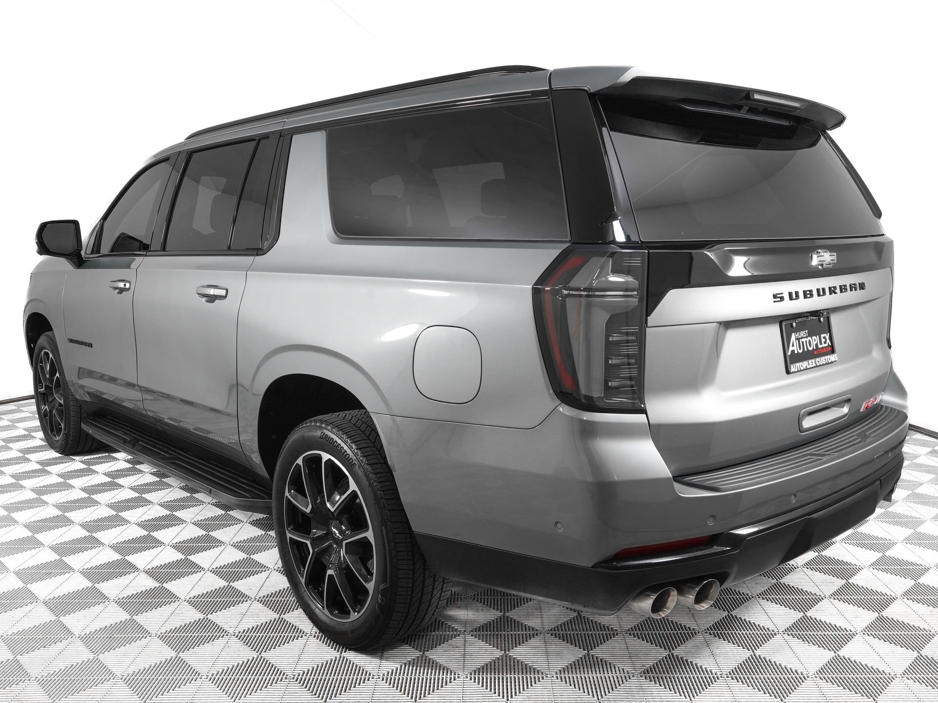 Used 2025 Chevrolet Suburban RST w/ Comfort Package RWD image 6