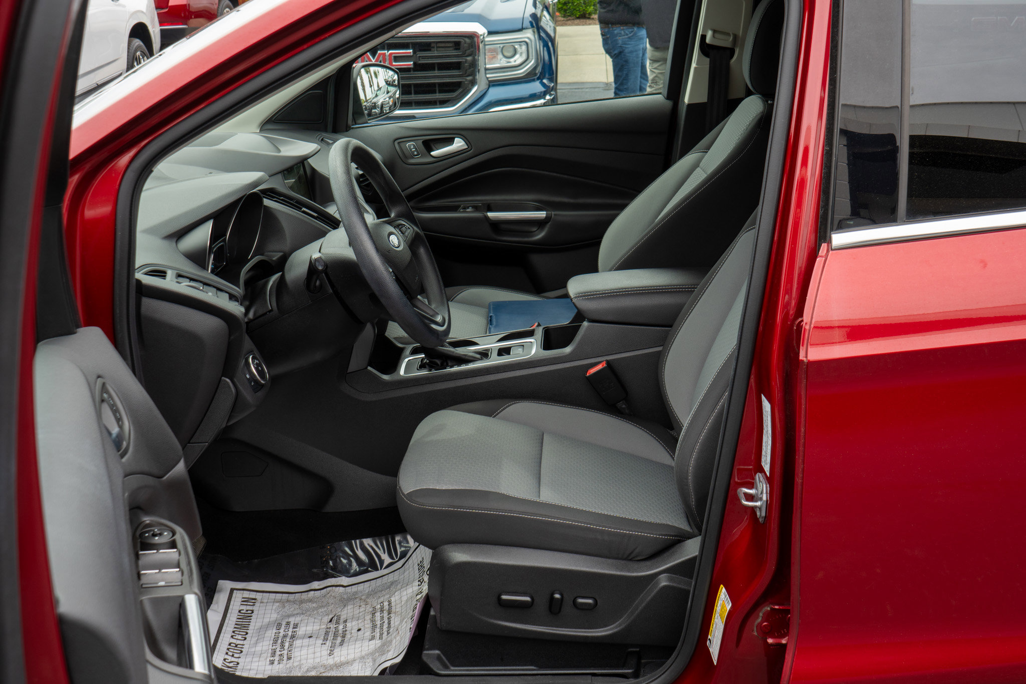 Used 2019 Ford Escape SE image 18