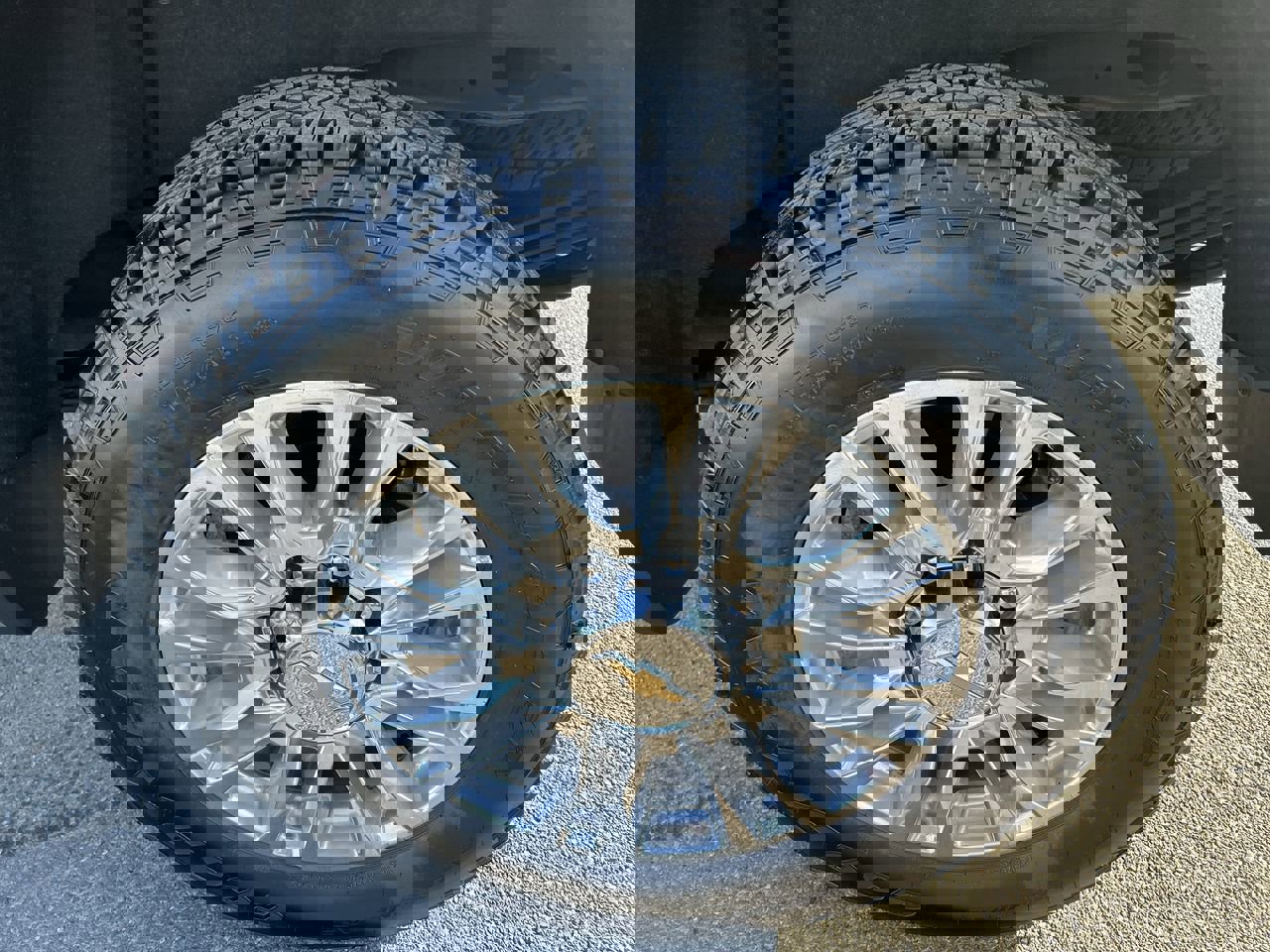 Used 2022 Chevrolet Silverado 2500 High Country w/ Z71 Off-Road Package image 10