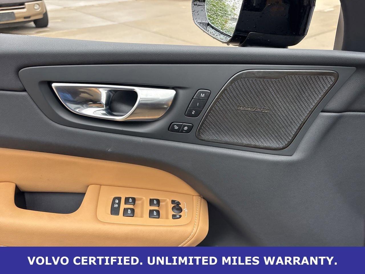 Certified 2025 Volvo XC60 B5 Ultra w/ Protection Package Premier image 16
