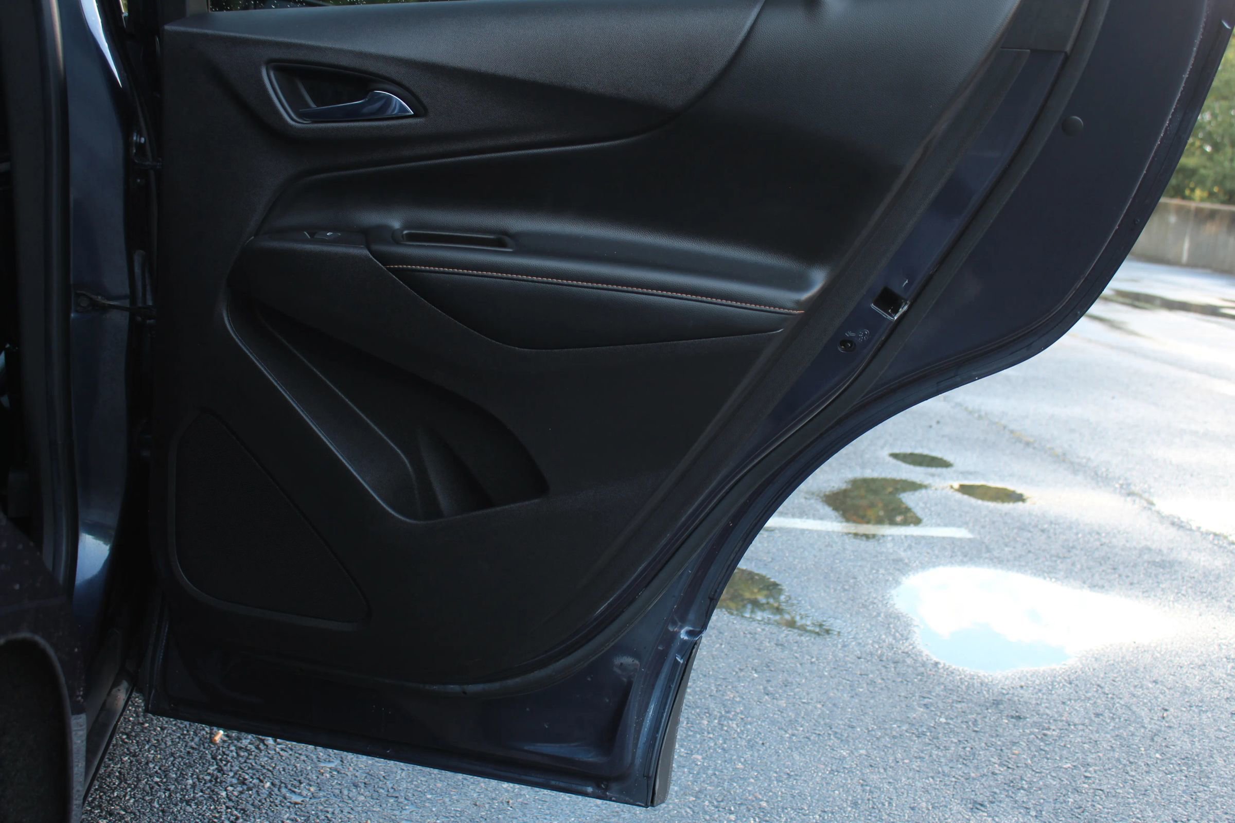 Used 2018 Chevrolet Equinox Premier image 16