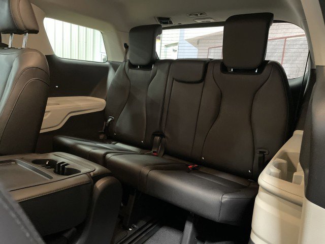 Used 2023 Kia Carnival LX image 23