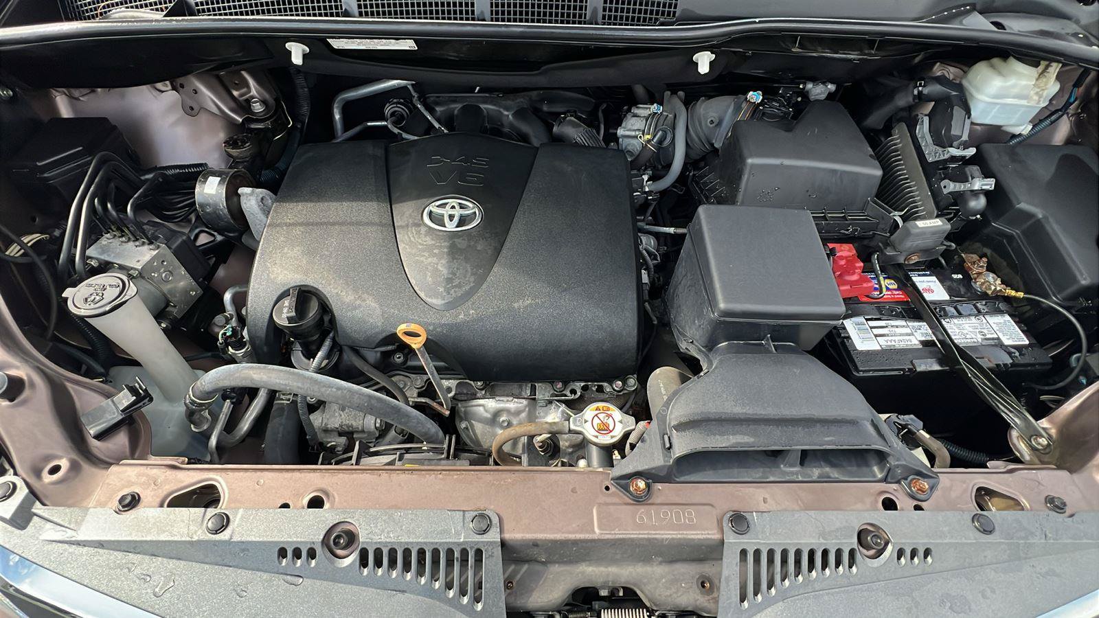 Used 2020 Toyota Sienna XLE w/ XLE Navigation Package FWD image 11