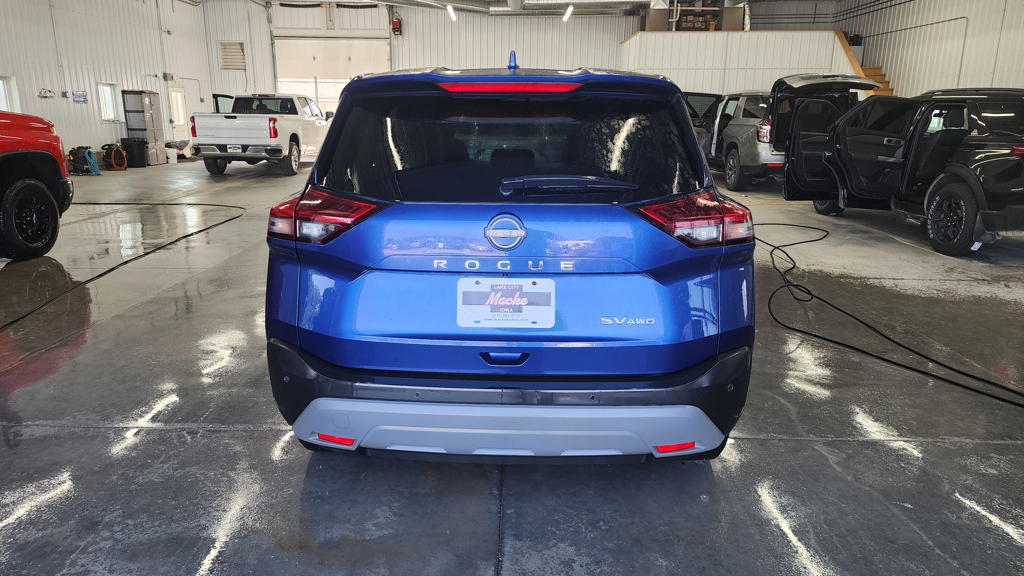 Used 2023 Nissan Rogue SV image 5