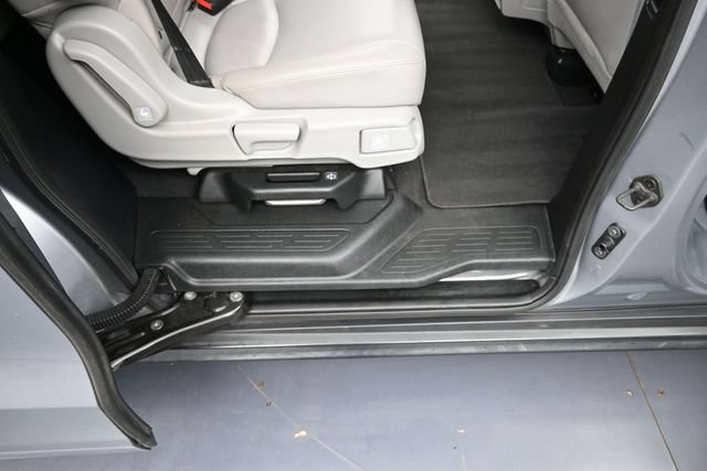 Used 2019 Honda Odyssey EX-L image 12