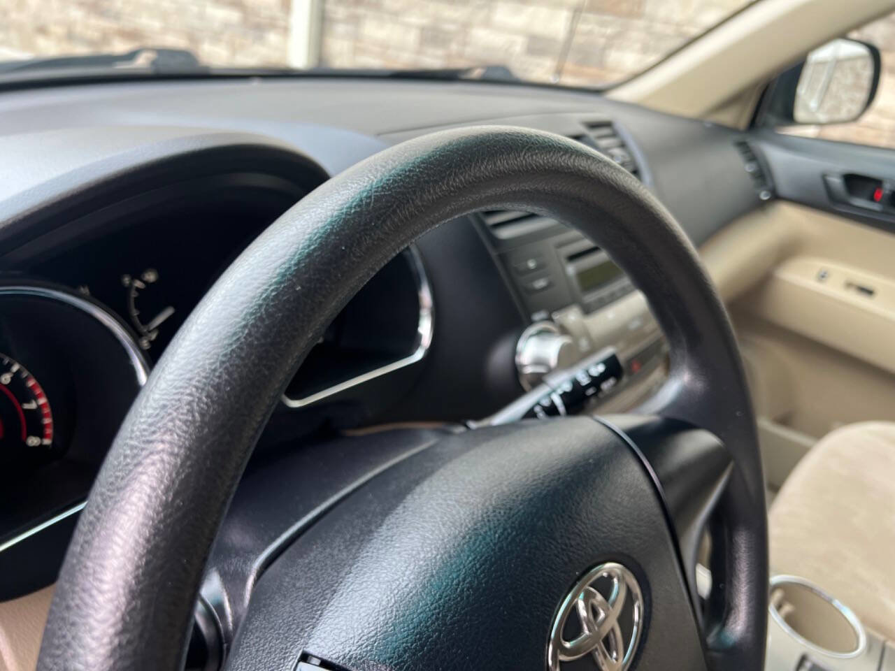 Used 2011 Toyota Highlander 2WD image 9