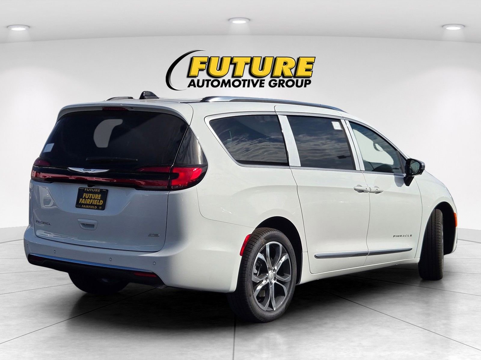 New 2026 Chrysler Pacifica Pinnacle image 4