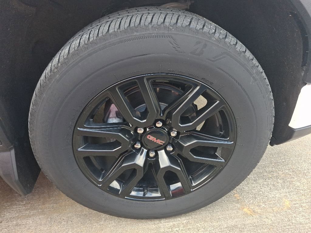 Used 2023 GMC Sierra 1500 Elevation w/ LPO, Elevation Black Package AWD/4WD image 5