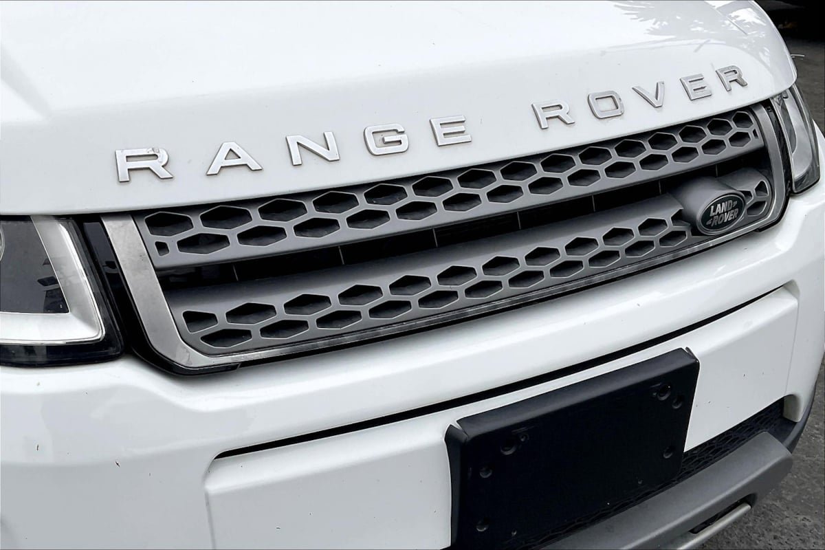 Used 2018 Land Rover Range Rover Evoque SE AWD/4WD image 28