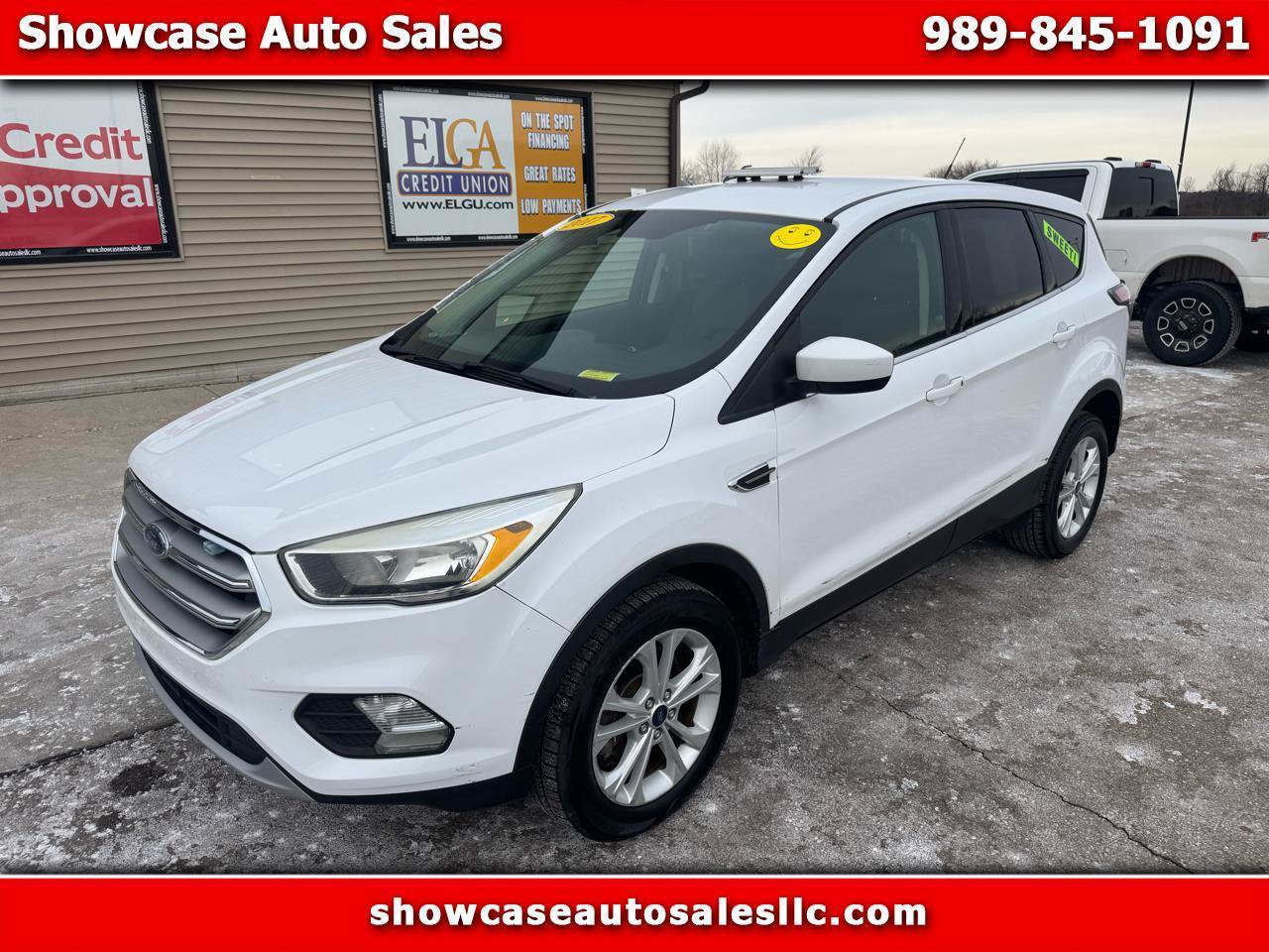 Used 2017 Ford Escape SE w/ SE Cold Weather Package AWD/4WD image 1