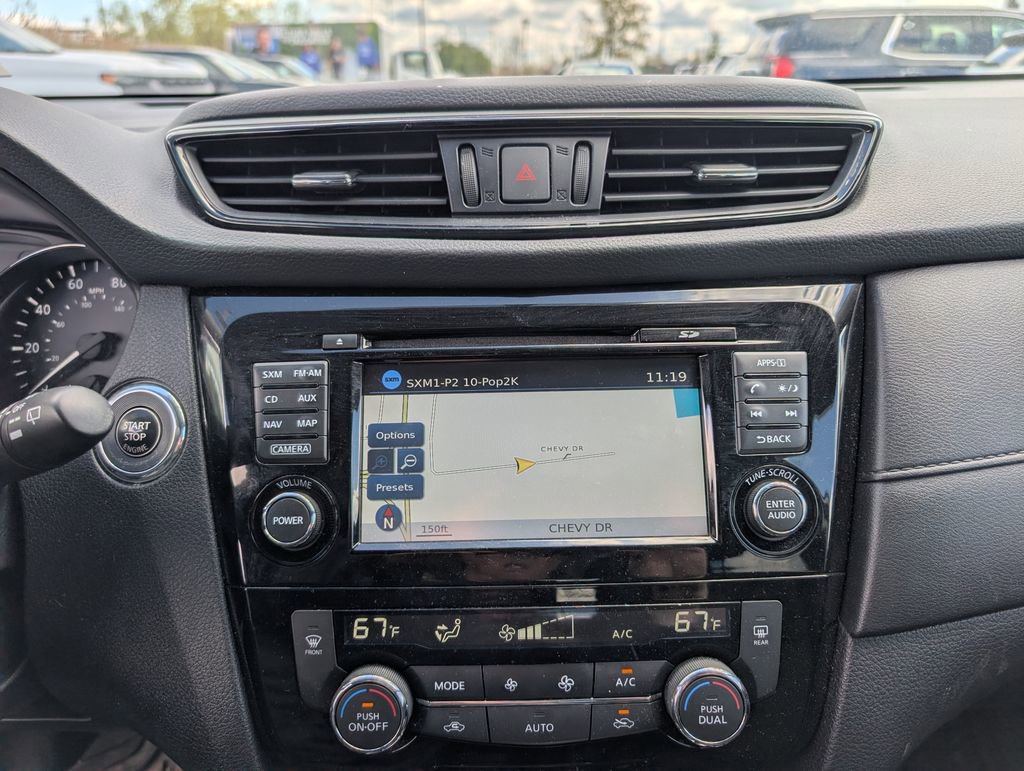 Used 2017 Nissan Rogue SV w/ SV Premium Package AWD/4WD image 14