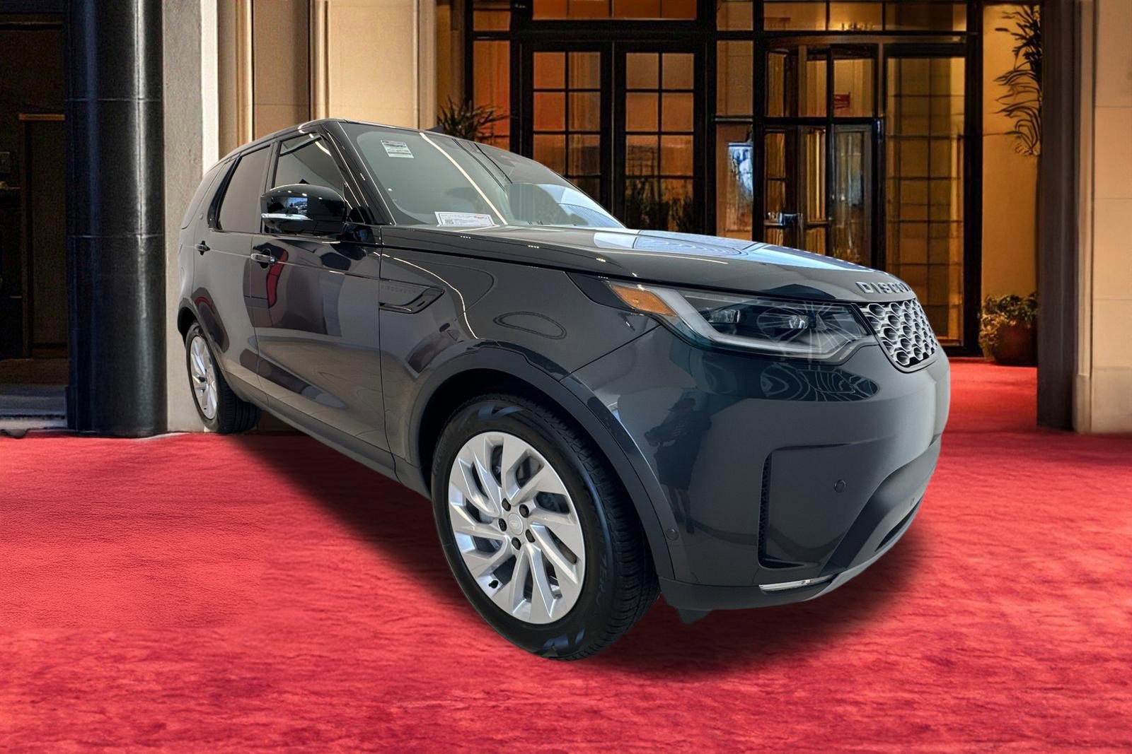 New 2026 Land Rover Discovery S image 8