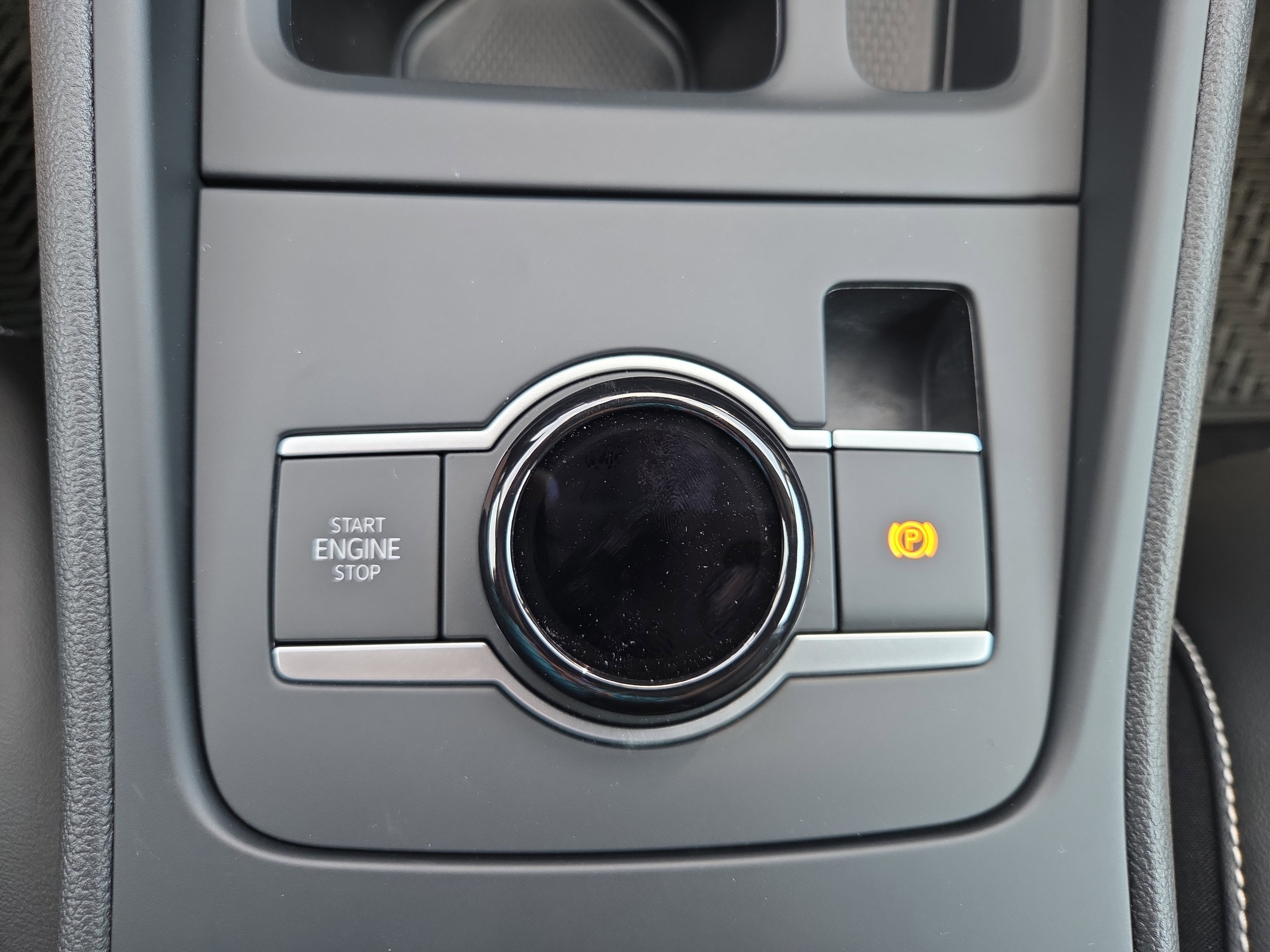 New 2025 Volkswagen Tiguan SE image 12