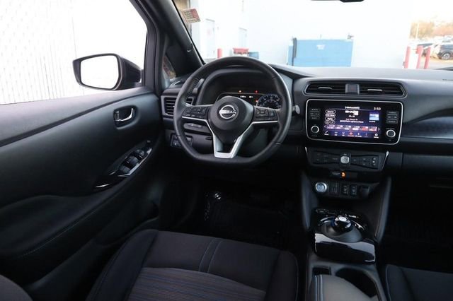 Certified 2024 Nissan Leaf SV Plus image 22