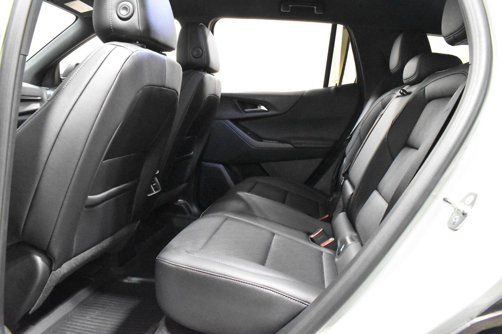 Used 2026 Chevrolet Equinox LT w/ Convenience Package II image 5